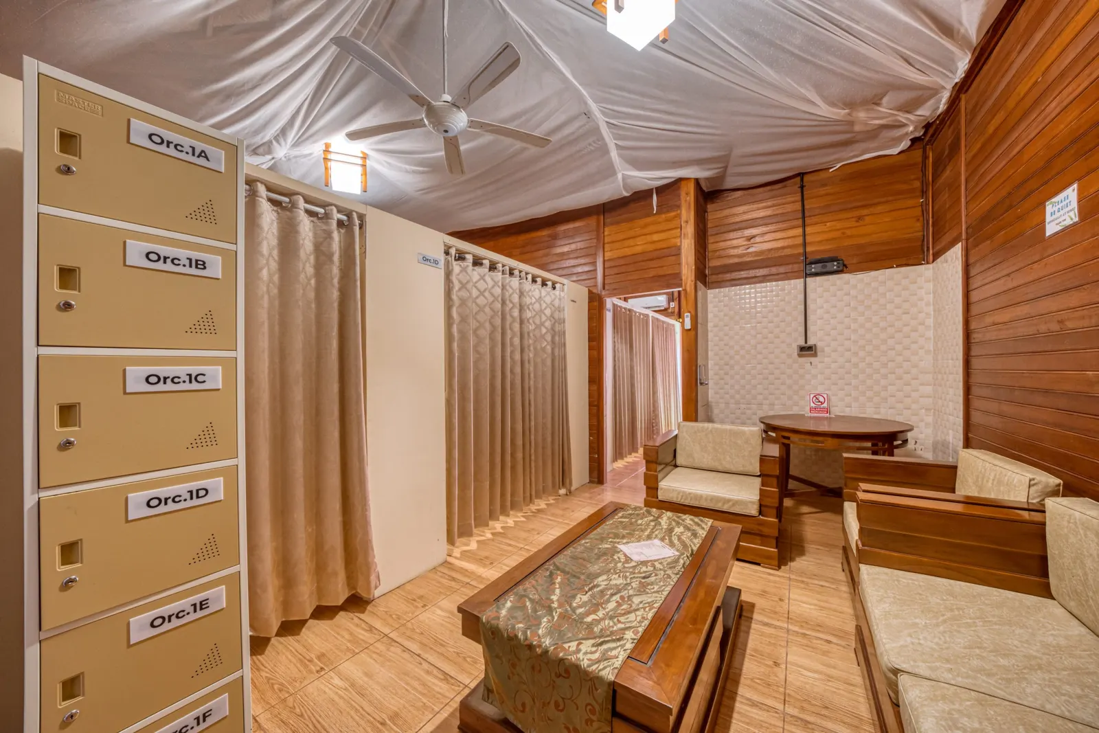 Hostel – AC – Uli Wood Villa Jimbaran